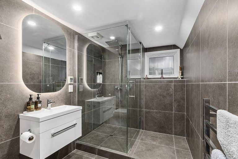 Photo of property in 14 Corlett Road, Plimmerton, Porirua, 5026