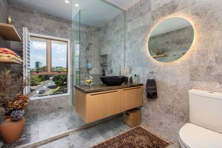 Photo of property in 6/4a The Promenade, Takapuna, Auckland, 0622