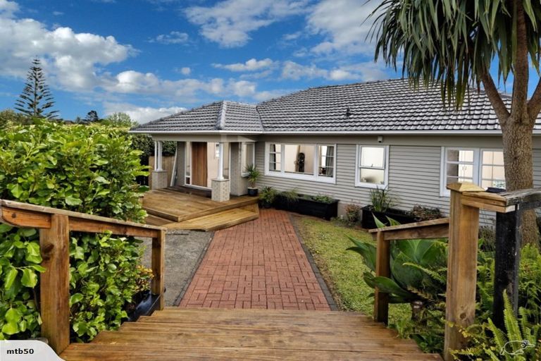 Photo of property in 179 Waimumu Road, Massey, Auckland, 0614