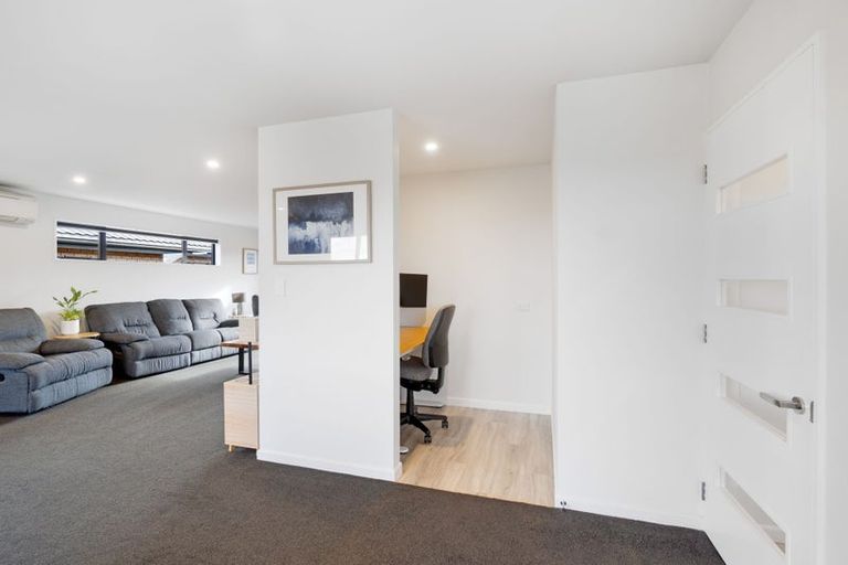 Photo of property in 19 Tangy Loch Lane, Broomfield, Christchurch, 8042