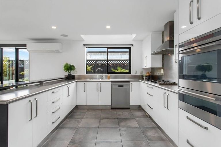 Photo of property in 15 Jane Deans Close, Riccarton, Christchurch, 8011