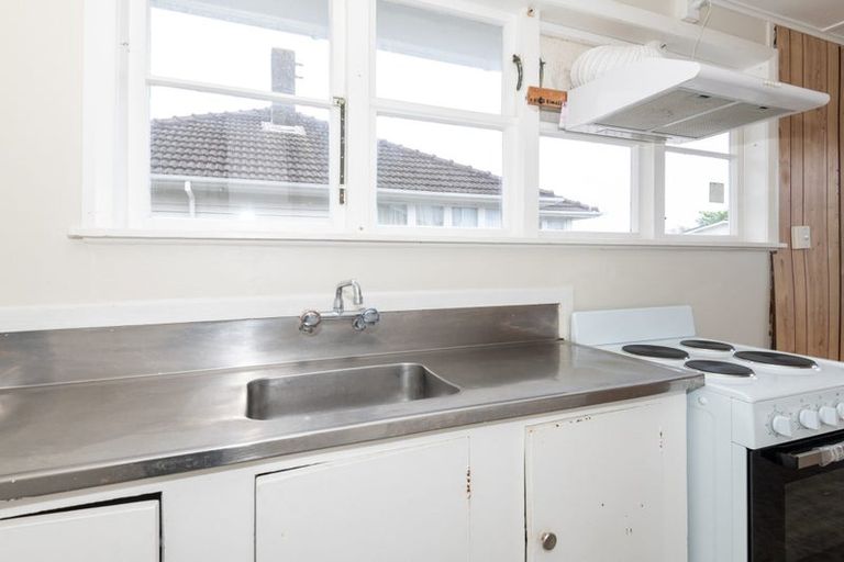 Photo of property in 313 Oxford Terrace, Avalon, Lower Hutt, 5011