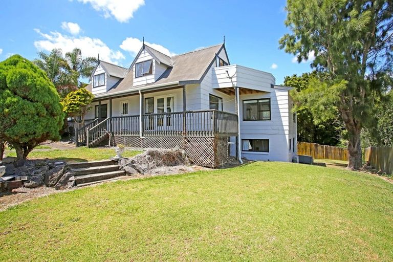 Photo of property in 26 Kingsclere Place, Goodwood Heights, Auckland, 2105
