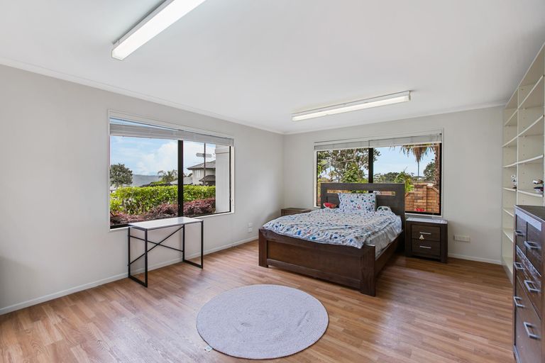 Photo of property in 54 Kittiwake Drive, Schnapper Rock, Auckland, 0632