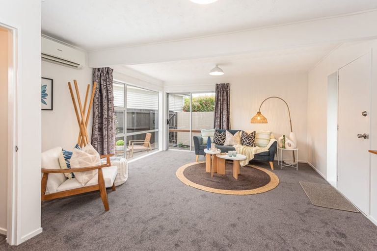 Photo of property in 2/44 Alexandra Street, Richmond, Christchurch, 8013