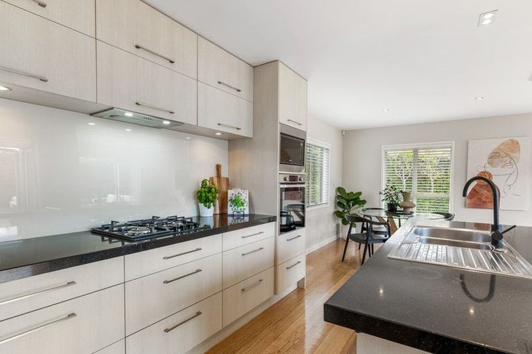 Photo of property in 5 Mural Place, Greenhithe, Auckland, 0632