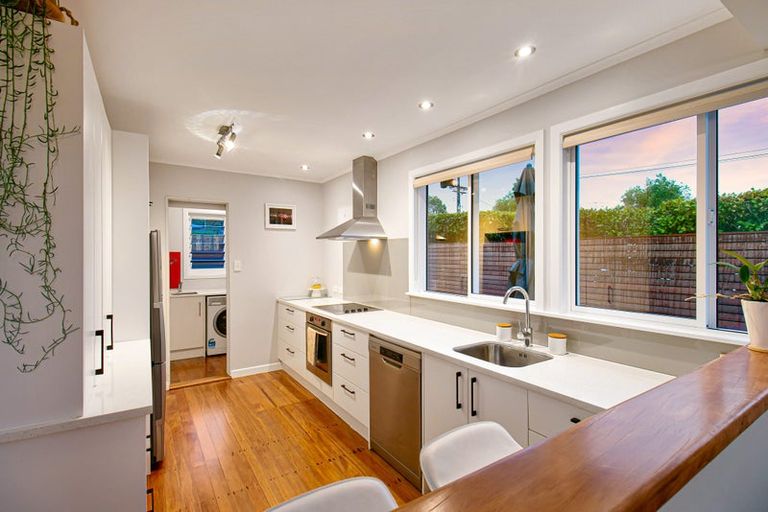 Photo of property in 53 Verran Road, Birkenhead, Auckland, 0626