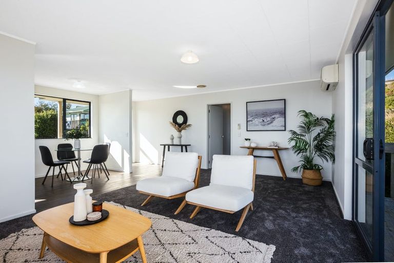 Photo of property in 17 Coventry Close, Ascot Park, Porirua, 5024