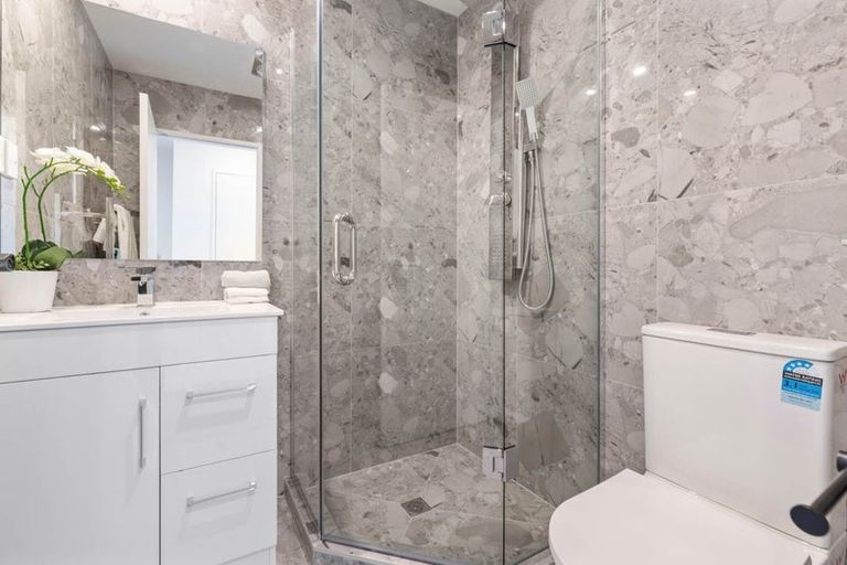 Photo of property in 42 Kiato Lane, Flat Bush, 2019