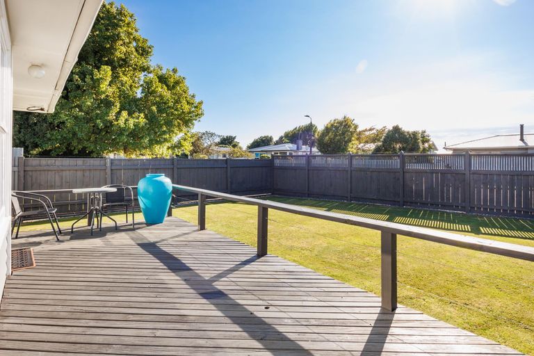 Photo of property in 40 Sutherland Crescent, Westbrook, Palmerston North, 4412