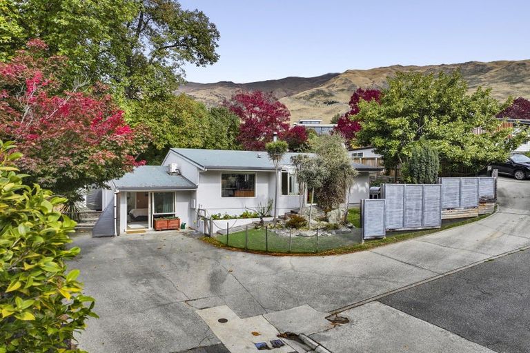 Photo of property in 10a Larch Place, Wanaka, 9305