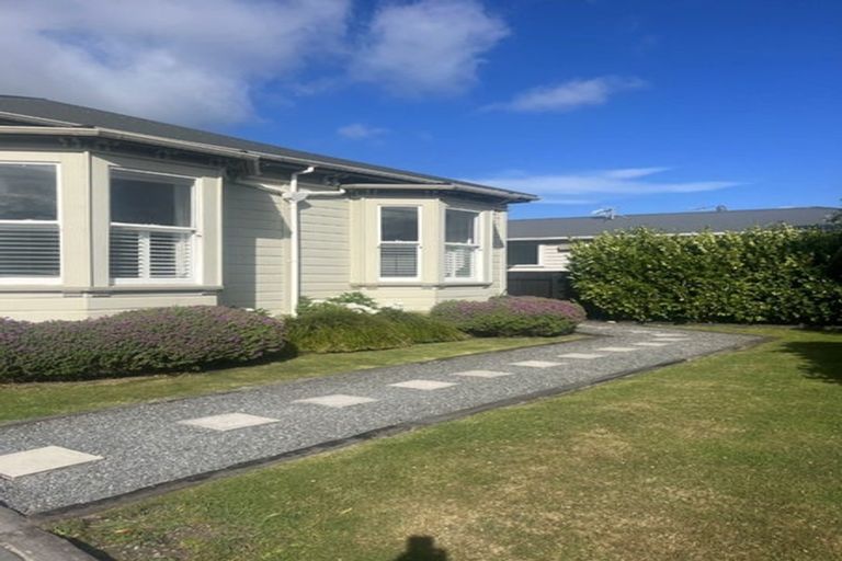 Photo of property in 19a Randwick Crescent, Moera, Lower Hutt, 5010