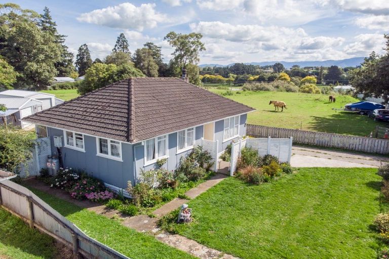 Photo of property in 35 James Street, Dannevirke, 4930