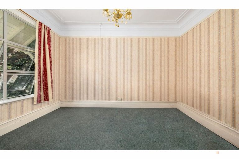 Photo of property in 30 Rhodes Street, Waimate, 7924