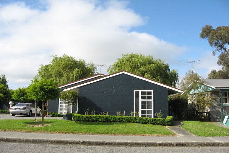 Photo of property in 10 Fraser Place, Rangiora, 7400
