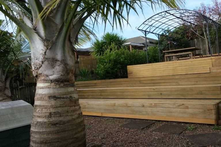 Photo of property in 4 Shannon Place, Torbay, Auckland, 0630