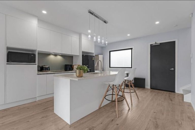 Photo of property in 9d Epping Road, Henderson, Auckland, 0610