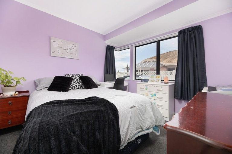 Photo of property in 24 Balmacewen Place, Mount Maunganui, 3116