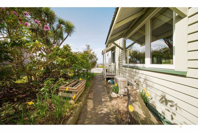 Photo of property in 128 Evans Street, Waimataitai, Timaru, 7910
