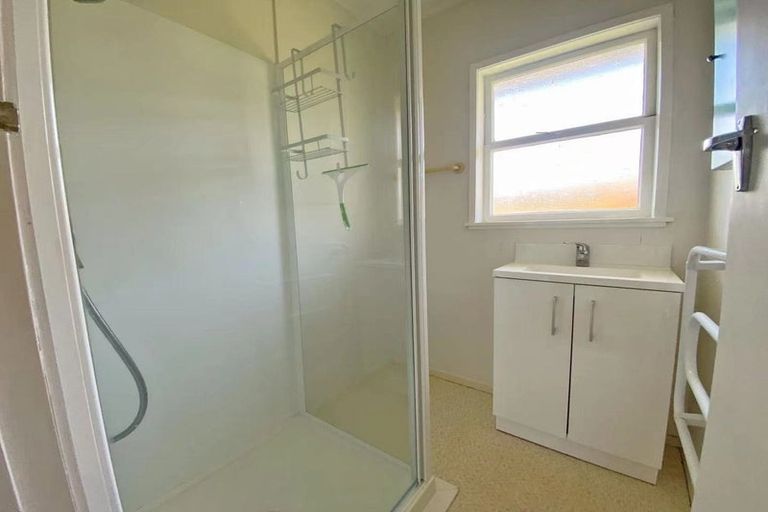 Photo of property in 2/24 Inverness Road, Browns Bay, Auckland, 0630