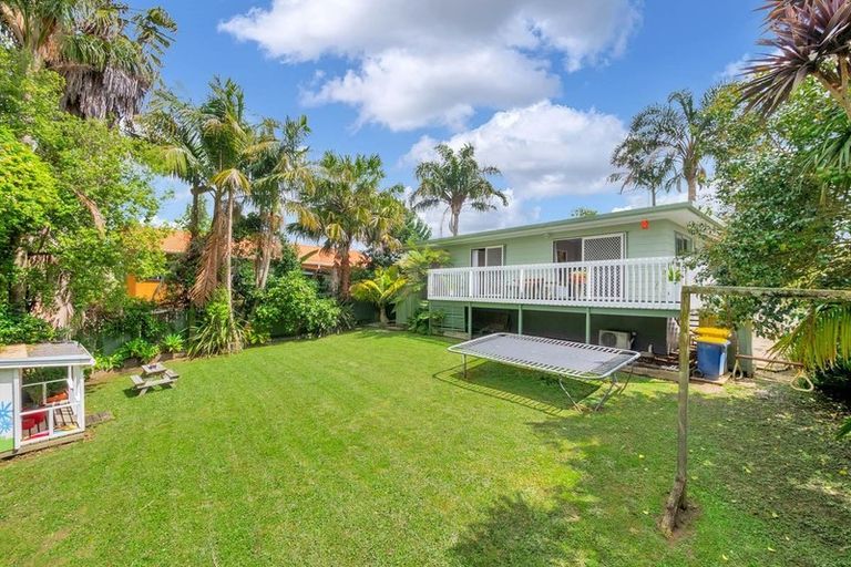 Photo of property in 44a Riserra Drive, Ranui, Auckland, 0612