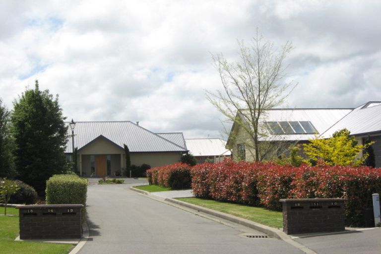 Photo of property in 12 Calvandra Grove, Rangiora, 7400