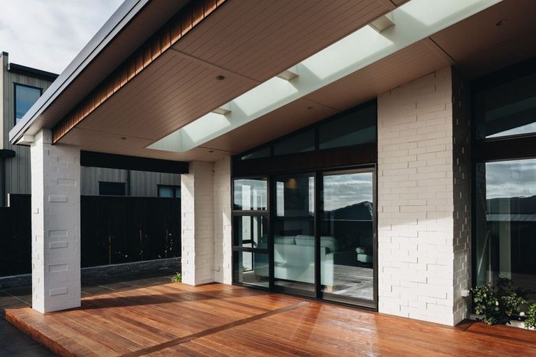 Photo of property in 14 Rotorua Grove, Aotea, Porirua, 5024