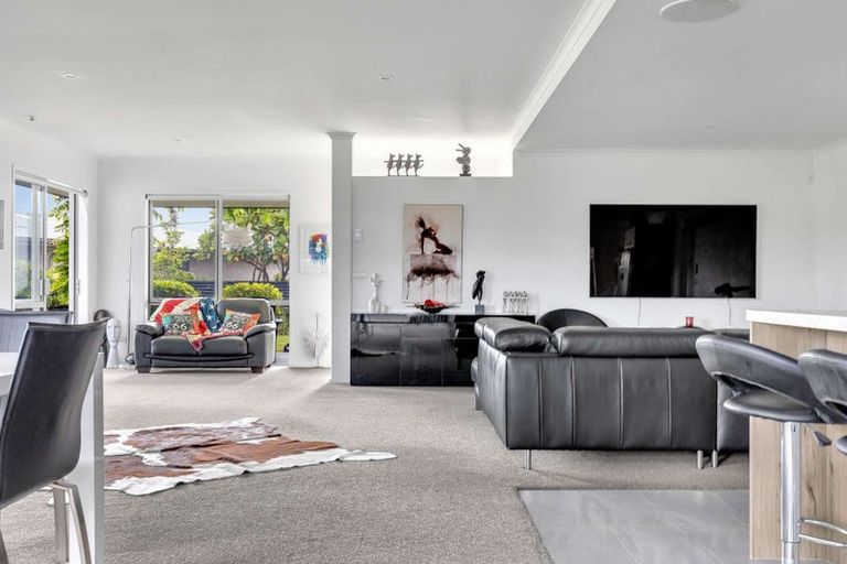 Photo of property in 20 Roseberry Place, Whitianga, 3510