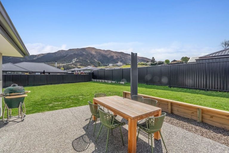 Photo of property in 7 Tomtit Crescent, Lake Hawea, Wanaka, 9382