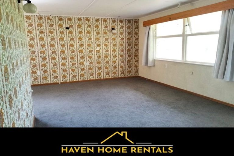 Photo of property in 30 Mark Avenue, Paparangi, Wellington, 6037