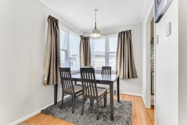 Photo of property in 9 English Street, St Andrews, Hamilton, 3200