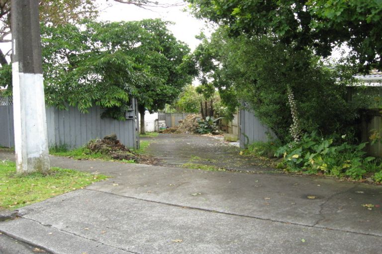 Photo of property in 1 Matapouri Road, Mangere Bridge, Auckland, 2022