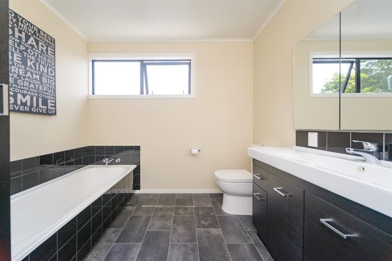 Photo of property in 36 Wanganui Road, Marton, 4710