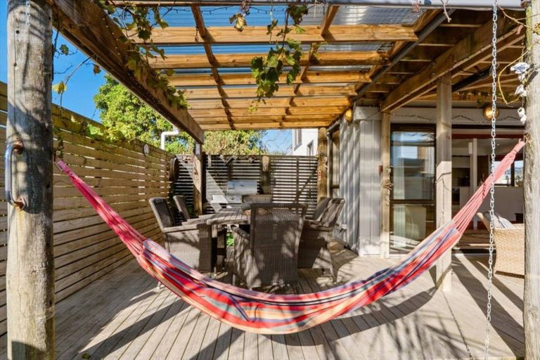 Photo of property in 988 Papamoa Beach Road, Papamoa Beach, Papamoa, 3118