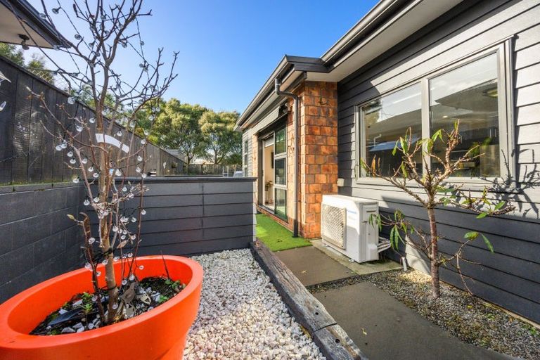 Photo of property in 18 Galea Grove, Kelvin Grove, Palmerston North, 4414