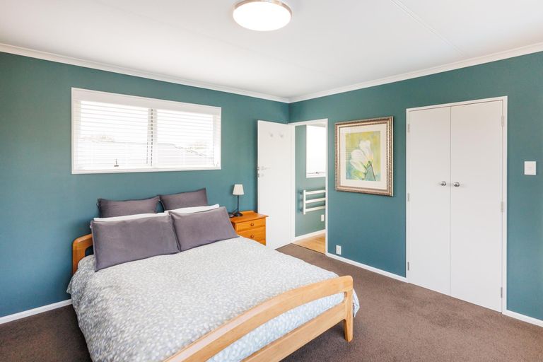 Photo of property in 56 Karina Terrace, Roslyn, Palmerston North, 4414