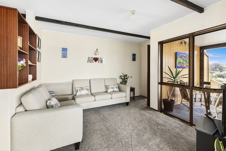 Photo of property in 9 Fillbridge Way, Karori, Wellington, 6012