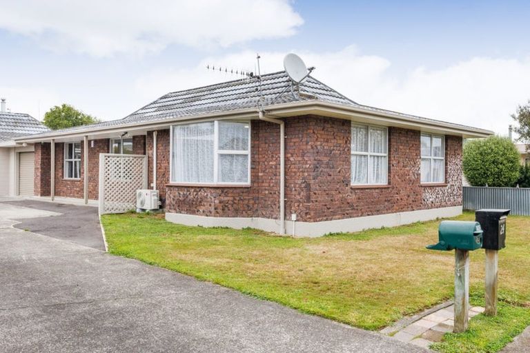 Photo of property in 24 Geraldine Crescent, Cloverlea, Palmerston North, 4412