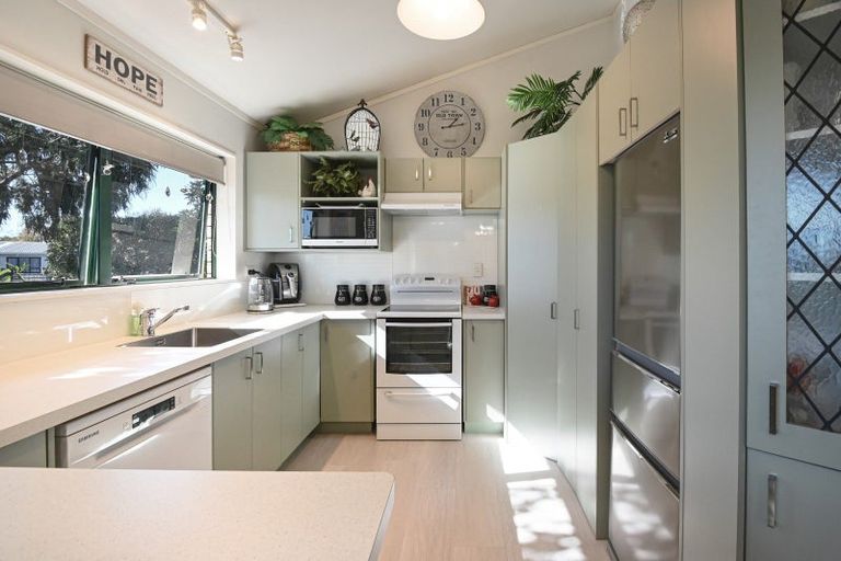 Photo of property in 1 Belgrove Drive, Waipukurau, 4200