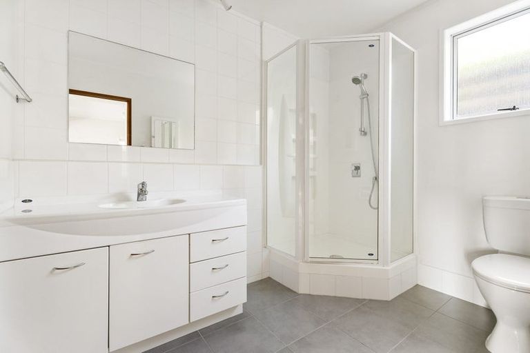 Photo of property in 76 Marellen Drive, Red Beach, 0932