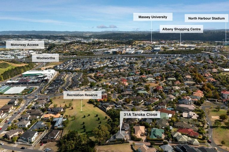 Photo of property in 1/31 Taroka Close, Pinehill, Auckland, 0632