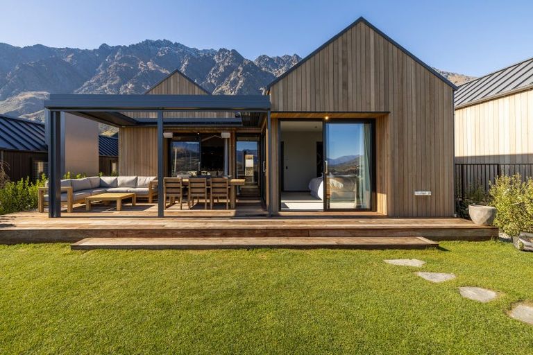 Photo of property in 11b Double Cone Road, Jacks Point, Queenstown, 9371