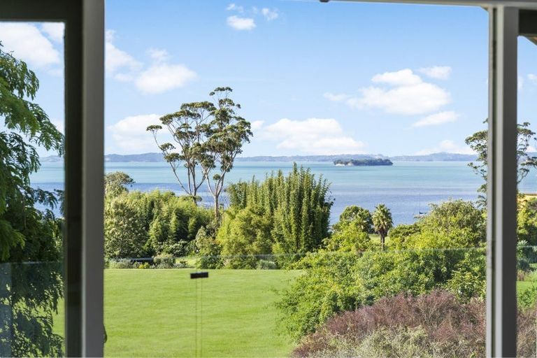 Photo of property in 247 Broomfields Road, Whitford, Howick, 2571