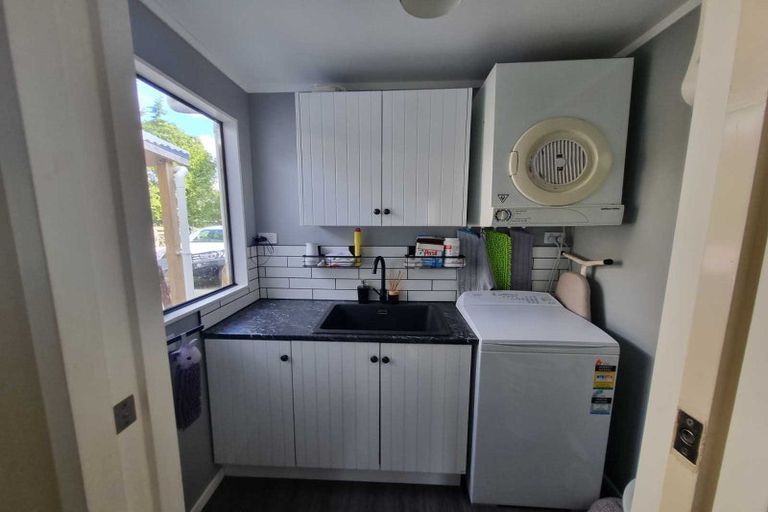 Photo of property in 473 Tararua Road, Levin, 5571