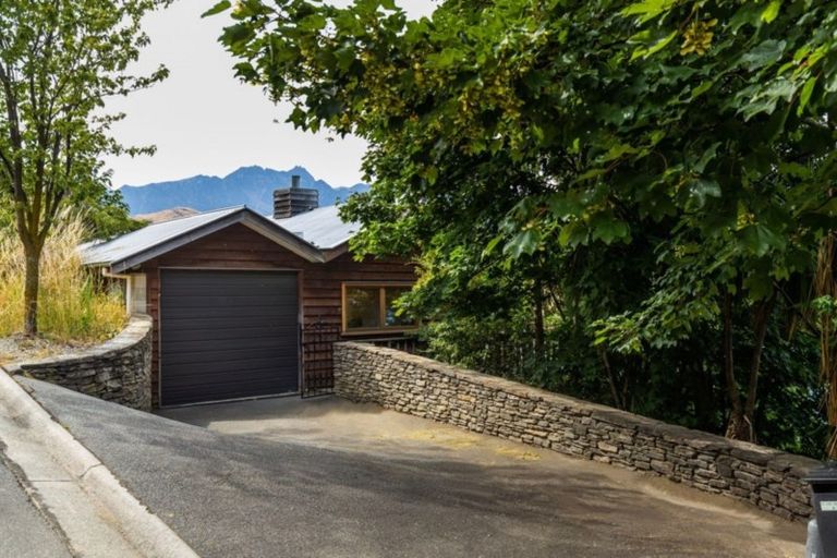 Photo of property in 12 Longwood Place, Queenstown, 9300