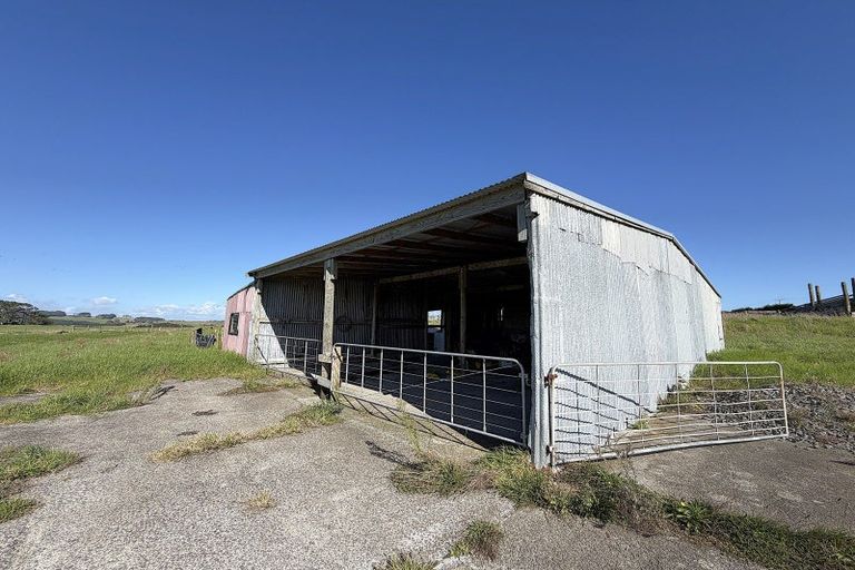 Photo of property in 413a Baylys Coast Road, Dargaville, 0377