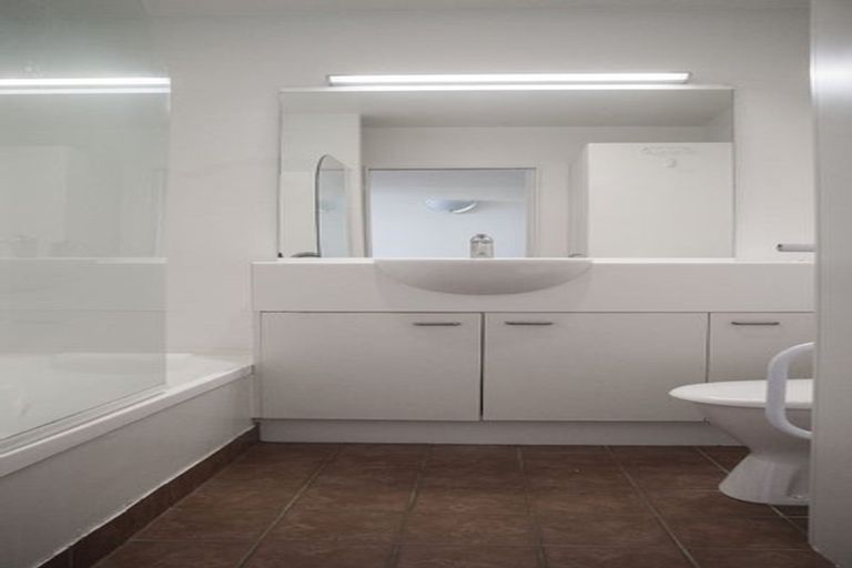 Photo of property in Pirie Street Townhouses, 18/35u Pirie Street, Mount Victoria, Wellington, 6011