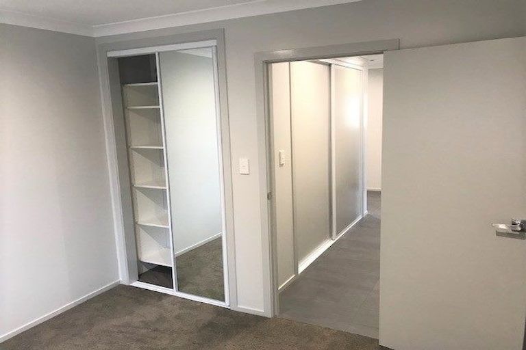 Photo of property in 37 Riverglade Parkway, Te Atatu South, Auckland, 0610