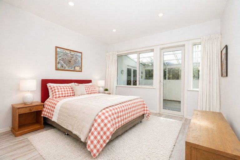 Photo of property in 85 Paremata Road, Paremata, Porirua, 5024