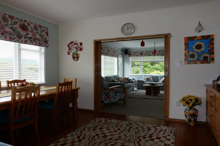 Photo of property in 82 Severn Street, Island Bay, Wellington, 6023